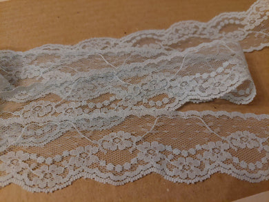 10 METRES OF BEAUTIFUL LIGHT BLUE SCALLOPED LACE - APPROX 4cm WIDE