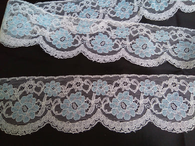 3 METRES OF WHITE SCALLOPED LACE WITH BLUE FLOWER - APPROX 7cm WIDE crafts sewing