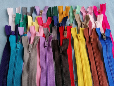 PACK OF 50 MIXED ZIPS - PINLOCK/AUTOLOCK - MIX OF SIZES AND COLOURS  QUALITY BRANDS