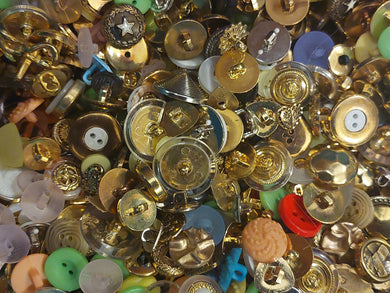 **CLEARANCE** 10 SETS OF BUTTONS - ASSORTED PACKS - GREAT BARGAIN